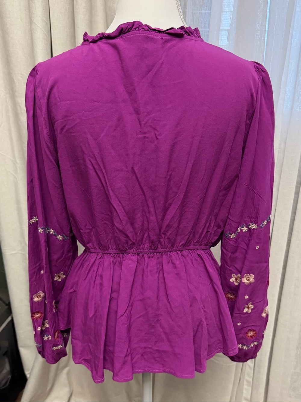Savanna Jane Purple Embroidered Floral Peasant Top Size M - Picture 4 of 8